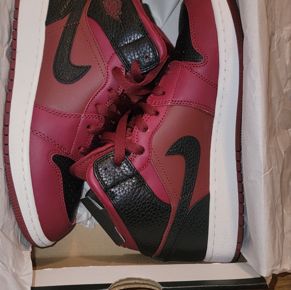 Jordan 1 Mid BG Red and Black High-Top Sneakers - SIZE 6Y (Boys)